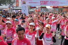 Près de 1.500 athlètes nationaux et internationaux participent au marathon de Dien Bien Phu 2024. Photo: VNA