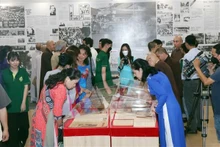 L'exposition se déroule au siège du journal Giac Ngô jusqu'au 7 juin. Photo : VNA.