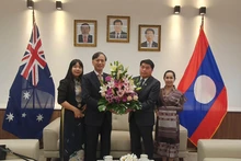 L’ambassadeur Nguyên Tât Thanh adresse ses vœux à l’ambassade laotienne en Australie. Photo : baoquocte.vn