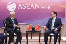 Le Premier ministre vietnamien, Pham Minh Chinh (à droite) et son homologue est-timorais, Xanana Gusmao, à Jakarta, en Indonésie, le 5 septembre. Photo : VNA.