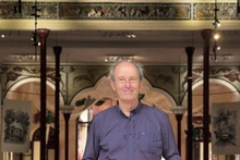 Martin Rama, un amoureux des recoins de Hanoi. Photo : VOV