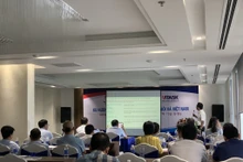 Vinh Phuc et VITASK : une conférence sur les tendances de développement de véhicules électriques