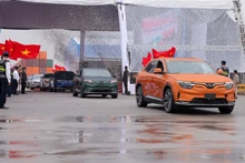 Le premier lot de voitures électriques VinFast VF 8 exporté vers le marché américain. Photo : VOV.