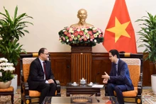 La séance de travail entre les deux parties. Photo : baoquocte.vn