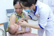 Quatre autres vaccins seront ajoutés au programme élargi de vaccination du Vietnam pour la période 2021 - 2030. Photo : nld.com.vn