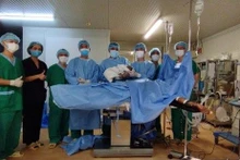 Une première petite fille est née à l'hôpital de campagne du Vietnam au Soudan du Sud. Photo : sggp.org.vn