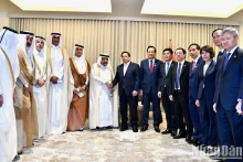 Le Premier ministre vietnamien Pham Minh Chinh rencontre une délégation d'affaires qatarienne. Photo : NDEL.