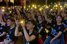 L’événement Earth Hour attire un grand nombre de participants. Photo: VNA