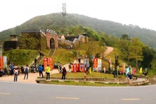 Hai Van Quan attire les touristes des quatre coins du pays sur leur chemin vers le Sud ou le Nord. Photo : VOV