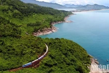 Le train offre aux voyageurs une expérience touristique lente, où le voyage est tout aussi important que la destination. Photo: NDEL