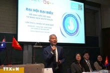 Le consul général du Vietnam en Nouvelle-Galles du Sud, en Australie-Méridionale et au Queensland, Nguyen Thanh Tung , prend la parole. Photo: VNA