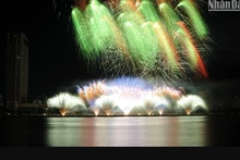 Le festival de 2024, qui s’est déroulé sur plus d’un mois, combiné à une série d’autres grands événements, a attiré un grand nombre de touristes vietnamiens et étrangers. Photo: NDEL