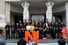 Le groupe de cyclistes est parti du Théâtre de Ho Chi Minh-Ville le 16 février. Photo: baoquocte