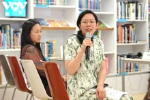 L'écrivain Khue Pham. Photo: VOV