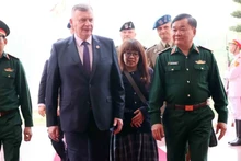 Le général de corps d'armée Hoang Xuan Chien, vice-ministre de la Défense (droite) et son homologue polonais Pawel Bejda. Photo : VNA.
