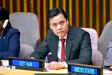 L’ambassadeur Dang Hoang Giang, chef de la Mission permanente du Vietnam auprès des Nations Unies (ONU), prononce un discours lors de la réunion. Photo : VNA.