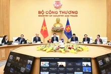 Le ministre de l'Industrie et du Commerce, Nguyên Hông Diên, assiste à la réunion spéciale en ligne des ministres de l'économie de l'ASEAN sur les négociations visant à moderniser l'accord sur le commerce des marchandises de l'ASEAN (ATIGA).