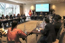 Lors de la Table ronde des experts et intellectuels vietnamiens en Belgique et au Luxembourg pour contribuer à la coopération scientifique, technologique et à l’innovation entre le Vietnam et l’UE. Photo: baoquocte