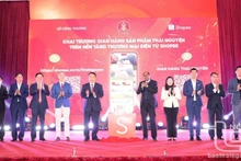 La cérémonie de lancement du kiosque en ligne de Thai Nguyen sur Shoppe. Photo : VNA.