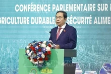 Le président de l’Assemblée nationale, Tran Thanh Man, s’adresse au Forum parlementaire francophone sur l’agriculture durable, la sécurité alimentaire et la réponse au changement climatique, à Can Tho, le 21 janvier. Photo : VNA.