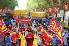 Le Premier ministre Pham Minh Chinh exhorte à organiser les fêtes printanières de 2025 de manière civilisée, sécuritaire et sans tomber dans le gaspillage. Photo : VNA.