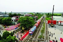 Le train part de la gare de Cao Xa (Hai Duong, au Nord) vers la Chine. Photo : SGGP.