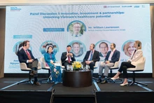 Les experts discutent de la transformation numérique du secteur de la santé au Vietnam. Photo : Thoidai.