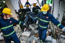 Les proches des victimes au Myanmar reconnaissants envers les secours vietnamiens