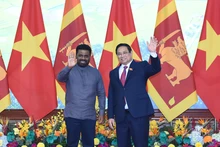 Le Premier ministre vietnamien Pham Minh Chinh (droite) et le président sri-lankais Anura Kumara Disanayaka. Photo : NDEL.