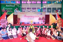 Un programme pour célébrer le Nouvel An traditionnel Boun Pi May du Laos pour environ 300 étudiants lao étudiant et vivant dans la ville de Huê, province de Thua Thien Huê (au Centre). Photo : VNA.