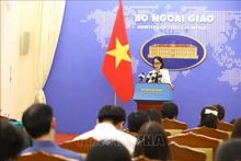 Mme Pham Thu Hang, porte-parole du Ministère vietnamien des Affaires étrangères, à la conférence de presse périodique tenue le 14 septembre à Hanoï. Photo : VNA.