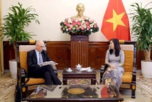 La vice-ministre des Affaires étrangères, Lê Thi Thu Hang, reçoit à Hanoï l'ambassadeur de Croatie en Malaisie chargé du Vietnam, Ivan Velimir Starcevic. Photo : ministère vietnamien des AE.