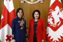 L'ambassadrice vietnamienne au Kazakhstan et en Géorgie, Pham Thai Nhu Mai a remis ses lettres de créance à la présidente géorgienne, Salome Zourabichvili. Photo: Ambassade du Vietnam au au Kazakhstan