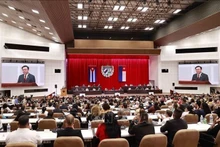 Le Président de l'Assemblée nationale vietnamienne, Vuong Dinh Huê, a un discours lors d'une session plénière spéciale de la 10e Assemblée nationale du Pouvoir populaire de Cuba. Photo : VNA. 