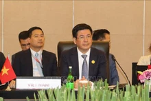 Le ministre de l’Industrie et du Commerce Nguyên Hông Diên à la 15e réunion des ministres de l'Économie du Cambodge, du Laos, du Myanmar et du Vietnam (CLMV) à Semarang, en Indonésie. Photo. VNA