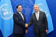 Le Premier ministre vietnamien, Pham Minh Chinh (à gauche) et le Secrétaire général de l'ONU, Antonio Guterres. Photo : VNA.
