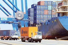 Les entreprises de logistique changent progressivement pour profiter des opportunités en 2024 et les années suivantes. Photo: VNA