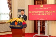 Le ministre de l'ambassade du Vietnam en Chine, Ninh Thanh Cong. Photo: NDEL