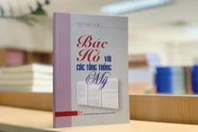 Le livre « Bác Hồ với các Tổng thống Mỹ ». Photo : hanoimoi.com.vn