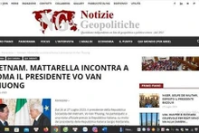Article sur le journal « La Voce d'Italia ». Photo : VNA.