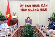 Le vice-président du Comité populaire provincial Vo Phien au milieu. Photo: .D/quangngai.gov.vn