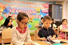 Une classe d'apprentissage du vietnamien à Ekatérinbourg, en Russie. Photo : VNA.