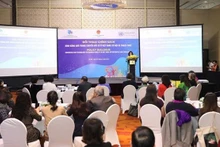 Le dialogue de politique sur le thème “Innovation et technologie pour l’égalité des sexes au Vietnam : opportunités et défis”. Photo : VNA