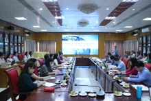 Lors du colloque intitulé « La situation du monde et de la région au premier semestre de 2023 ». Photo: thoidai