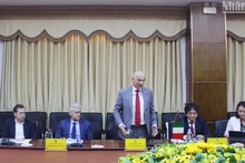 Les dirigeants de la société énergique d’Eni Vietnam du groupe italien d’Eni Energy viennent explorer les opportunités d'investissement dans le domaine de l'énergie à Quang Tri. Photo: NDEL