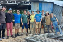 Les étudiants volontaires de l’organisation « Les Enfants du Dragon » (LEDD/France) à Dong Nai. Photo: LEDD