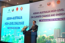 Le vice-ministre vietnamien des Affaires étrangères Dô Hung Viêt s’exprime lors du dialogue de haut niveau ASEAN-Australie sur les changements climatiques et la transition énergétique. Photo: VNA 