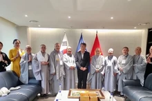 Une délégation de nonnes vietnamiennes a récemment rendu visite à l’ambassade du Vietnam en République de Corée. Photo: baoquocte