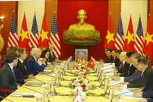 Lors de l’entretien entre le secrétaire général Nguyên Phu Trong et le président américain Joe Biden. Photo: VNA