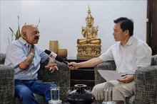 L'ancien conseiller adjoint indien à la sécurité nationale, SD Pradhan (à gauche), dans une interview accordée à l’Agence vietnamienne d’Information (VNA). Photo : VNA.